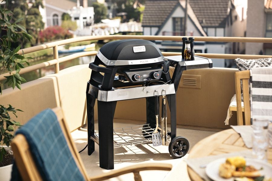 Weber Pulse 2000 s vozíkem